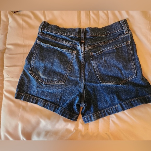 Banana Republic Blue Jean Shorts  Pleated Relaxed Fit - Picture 2 of 9